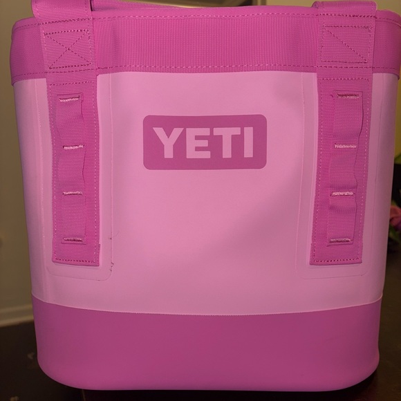 Yeti Handbags - YETI Camino 20 in Power Pink